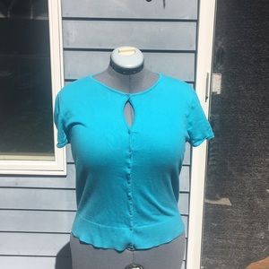 Turquoise ss keyhole button front sweater Large
